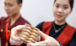 Giá vàng tăng dữ dội
