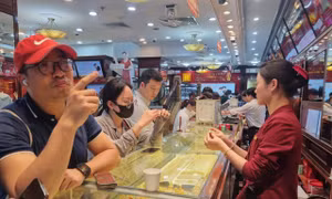 Giá vàng bất ngờ tăng