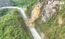 NÓNG 15/12: Vì sao hàng nghìn mét khối đất đổ xuống đường giữa thời tiết đẹp ở Quốc lộ 6?