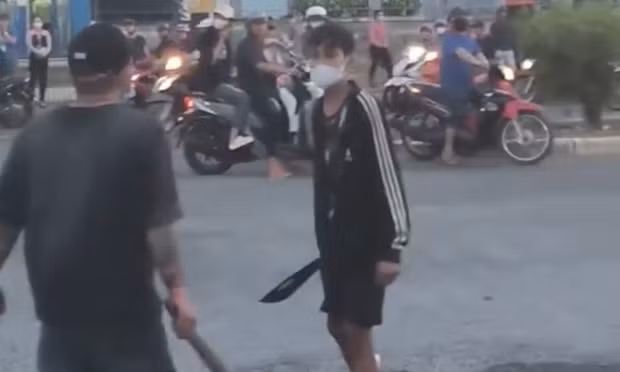 Truy xét nhóm cầm hung khí hỗn chiến trong KCN Sóng Thần