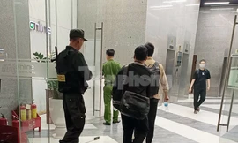 Công an xuất hiện ở tòa nhà có trụ sở công ty của Shark Bình