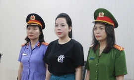 Bắt đối tượng giả danh khám bệnh miễn phí để bán 'thuốc đặc trị' giá cao