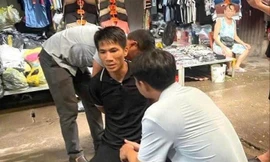 Đối tượng Đặng Quang Dũng bị tóm gọn tại chợ Bố Hạ. 