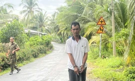 Vờ mua rồi cướp cọc vé số của bà cụ 78 tuổi