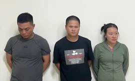 Bắt nhóm đối tượng đổ chất thải bể phốt xuống sông Tô Lịch