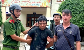 Bắt đối tượng dùng mã tấu chém vào đầu thành viên tổ an ninh xã