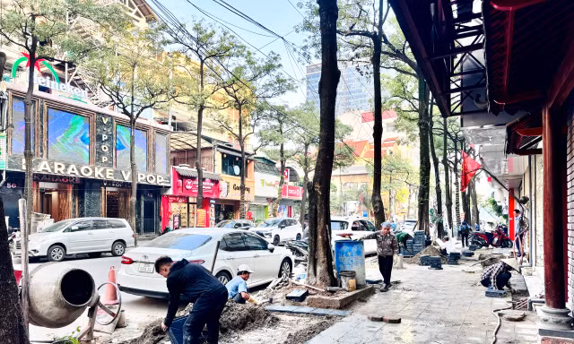 Hà Nội gấp rút cải tạo vỉa hè