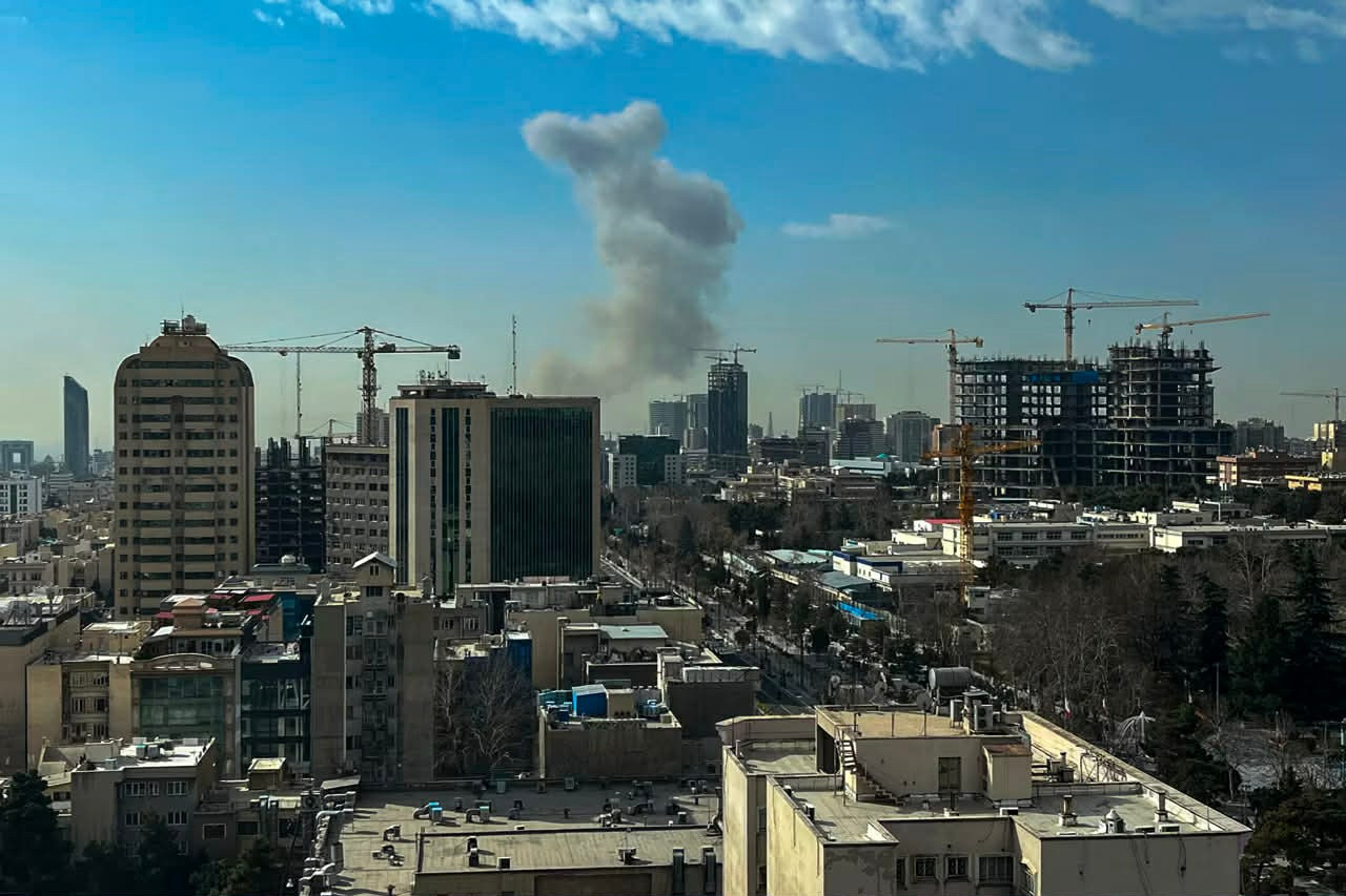 Israel - Mỹ phóng tên lửa vào Iran, Tehran đáp trả mạnh mẽ