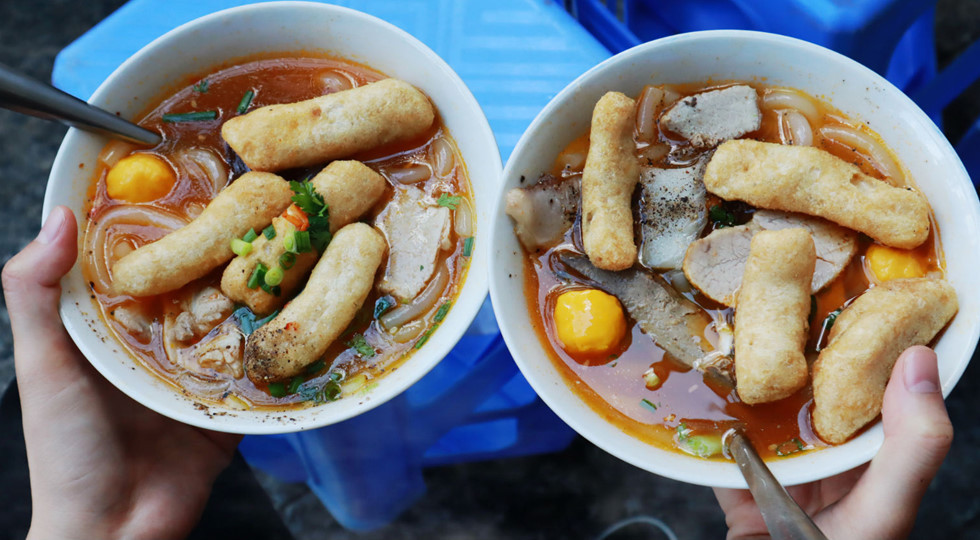 Tô bánh canh đầy đủ có giá 20.000 đồng/tô. Ảnh: VŨ PHƯỢNG. Tô bánh canh đầy đủ có giá 20.000 đồng/tô. Ảnh: VŨ PHƯỢNG.