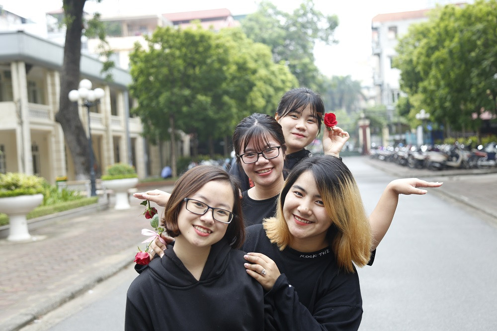 Cảm giác lúc nào tôi cũng là đứa em bé nhỏ của chúng nó. Còn gì tuyệt vời hơn khi luôn nhận được sự yêu thương, quan tâm từ những đứa bạn siêu lầy của mình.