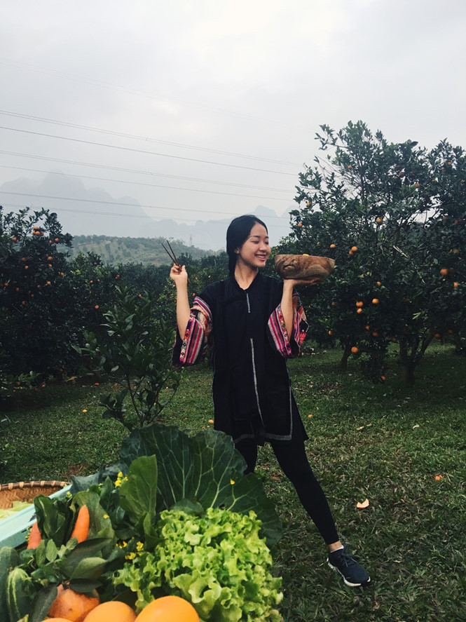 Cô gái 9x cùng chất giọng trong trẻo đang quảng bá đất nước và con người Việt Nam qua con đường ẩm thực. ẢNH: NVCC Cô gái 9x cùng chất giọng trong trẻo đang quảng bá đất nước và con người Việt Nam qua con đường ẩm thực. ẢNH: NVCC