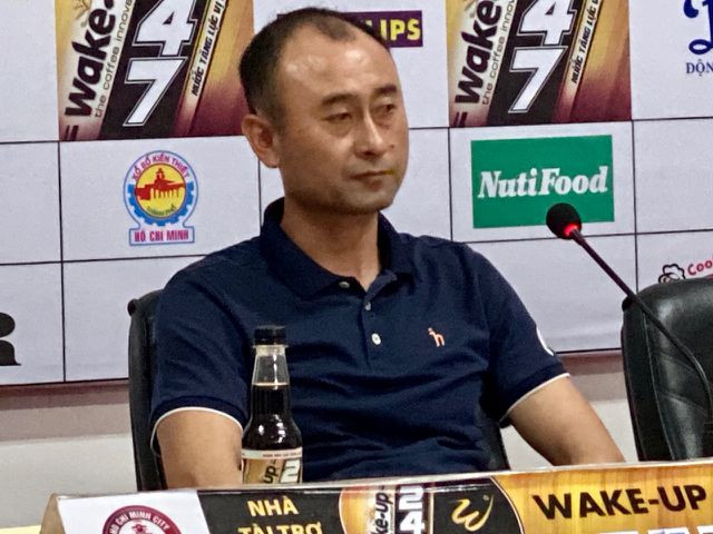 HLV Lee Tae-hoon muốn Công Phượng về nước để được thi đấu thường xuyên. Ảnh: Anh Hải. HLV Lee Tae-hoon muốn Công Phượng về nước để được thi đấu thường xuyên. Ảnh: Anh Hải.