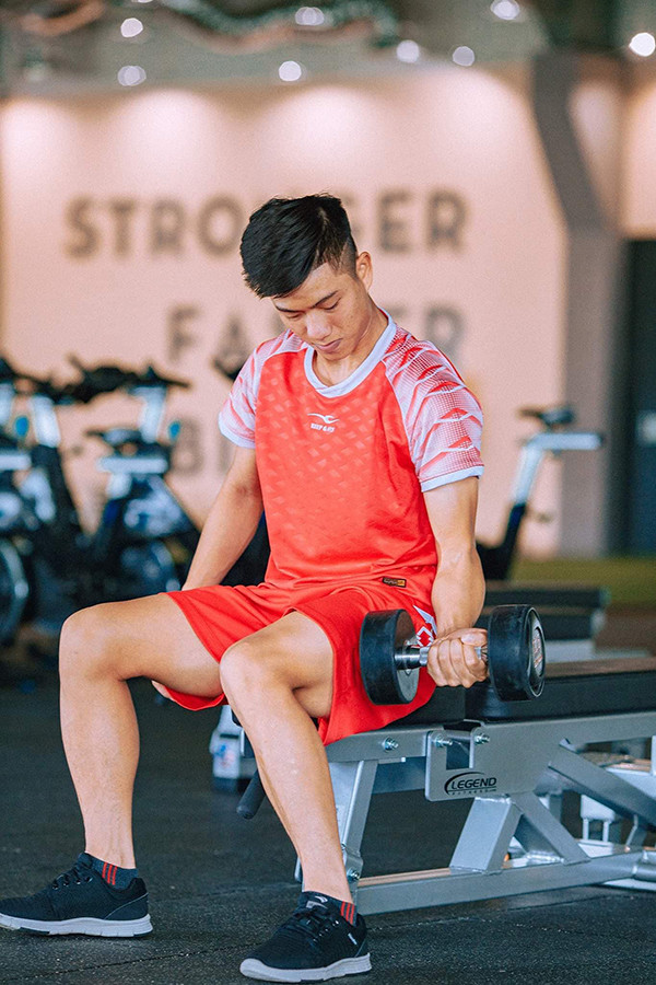 Không chỉ Phan Văn Đức, nhiều cầu thủ bóng đá Việt Nam khiến fan xuyến xao với thân hình khoẻ khoắn ảnh 2 Không chỉ Phan Văn Đức, nhiều cầu thủ bóng đá Việt Nam khiến fan xuyến xao với thân hình khoẻ khoắn ảnh 2