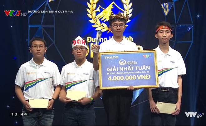 4 "chàng ngự lâm" của cuộc thi tuần này. Từ trái qua: Nhựt Khoa, Đức Trung, Bá Vinh và Thanh Tùng. Ảnh cắt từ clip. 4 "chàng ngự lâm" của cuộc thi tuần này. Từ trái qua: Nhựt Khoa, Đức Trung, Bá Vinh và Thanh Tùng. Ảnh cắt từ clip.