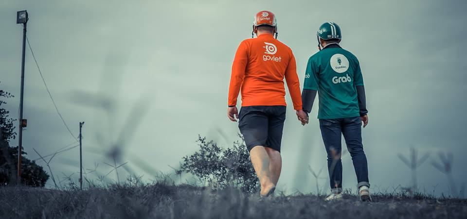 ... nhưng không còn quan trọng, quan trọng là Grab và Go-Viet đã về chung một nhà. ... nhưng không còn quan trọng, quan trọng là Grab và Go-Viet đã về chung một nhà.