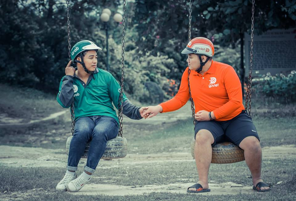 "Chạm khẽ tay anh một chút thôi...". "Chạm khẽ tay anh một chút thôi...".