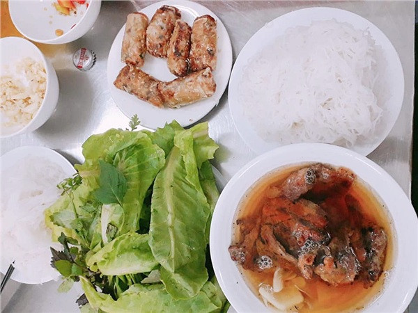 Nhiều người cảm thấy tiếc nuối vì quán bún chả nổi tiếng không níu giữ được chân thực khách. Nhiều người cảm thấy tiếc nuối vì quán bún chả nổi tiếng không níu giữ được chân thực khách.