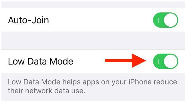 Từ màn hình hiện ra, bạn bật công tắc bên cạnh Low Data Mode để kích hoạt nó. Từ màn hình hiện ra, bạn bật công tắc bên cạnh Low Data Mode để kích hoạt nó.