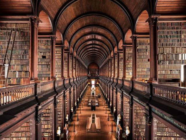 Thư viện Trinity College ở Dublin, Ireland Thư viện Trinity College ở Dublin, Ireland