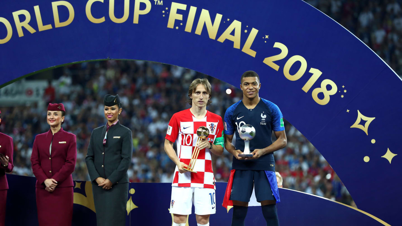 Mbappe được trao danh hiệu cầu thủ trẻ xuất sắc nhất FIFA World Cup 2018.