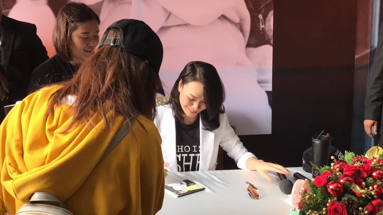 Cô nàng tỏ ra cực