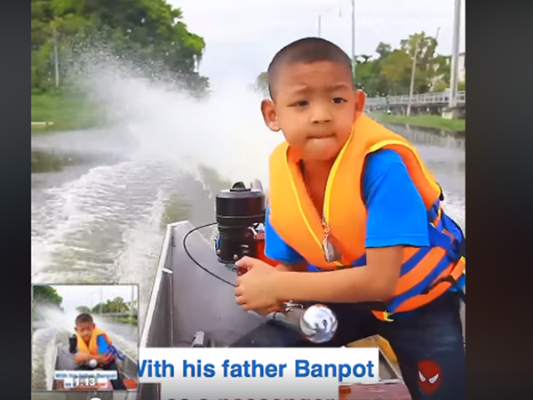 Sử dụng cần lái bằng cả sức mạnh của mình. Sử dụng cần lái bằng cả sức mạnh của mình.