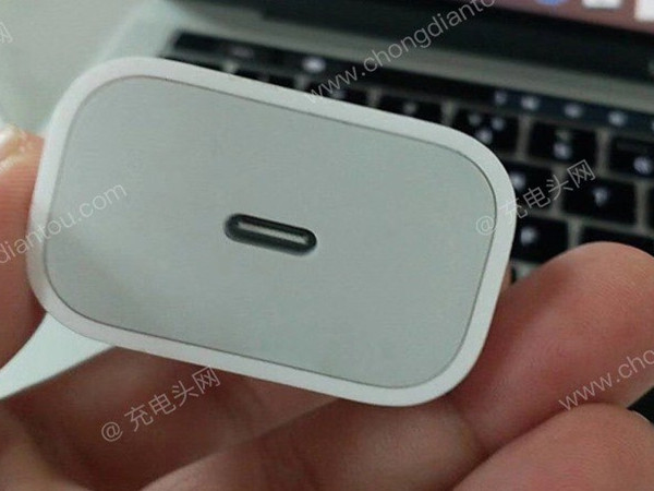 Liệu bức ảnh này có cho thấy cục sạc tương lai của Apple không?