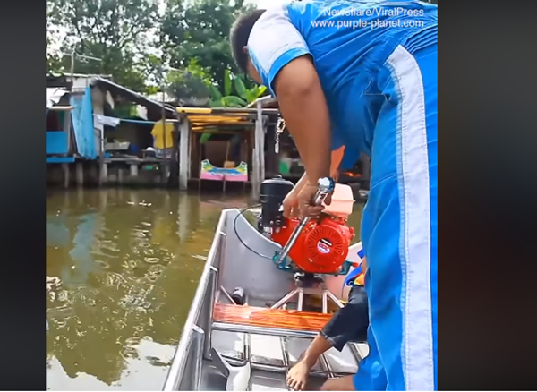 và bố giúp khởi động máy. và bố giúp khởi động máy.