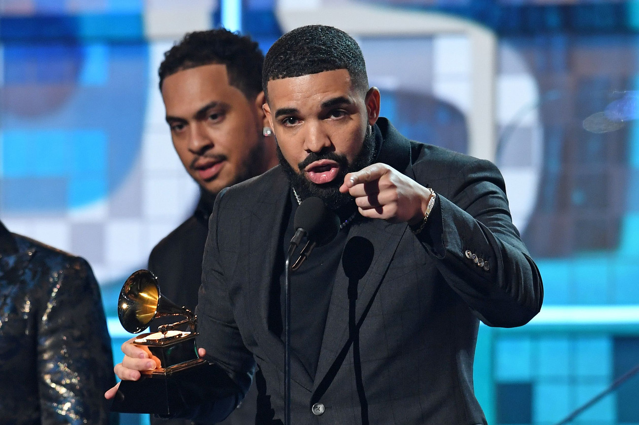 Drake đã hô tên các nghệ sĩ đồng nghiệp là Travis Scott và Cardi B như một lời kêu gọi ngành giải trí cần tôn trọng nghệ sĩ da màu. Ảnh: The Times. Drake đã hô tên các nghệ sĩ đồng nghiệp là Travis Scott và Cardi B như một lời kêu gọi ngành giải trí cần tôn trọng nghệ sĩ da màu. Ảnh: The Times.