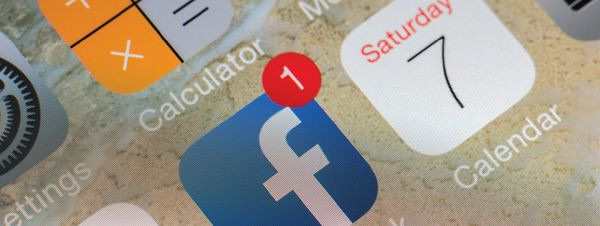 Trông có vẻ đơn giản nhưng biểu tượng thông báo trên ứng dụng Facebook, Messenger đã được nghiên cứu kỹ lưỡng để tối đa hóa khả năng người dùng smartphone nhấn vào ứng dụng. Trông có vẻ đơn giản nhưng biểu tượng thông báo trên ứng dụng Facebook, Messenger đã được nghiên cứu kỹ lưỡng để tối đa hóa khả năng người dùng smartphone nhấn vào ứng dụng.