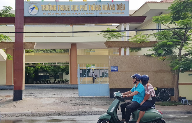 Trường THPT Hoàng Diệu từng xảy ra tai tiếng trong năm học trước, khiến cựu hiệu trưởng bị kỷ luật. Ảnh: Việt Tường. Trường THPT Hoàng Diệu từng xảy ra tai tiếng trong năm học trước, khiến cựu hiệu trưởng bị kỷ luật. Ảnh: Việt Tường.
