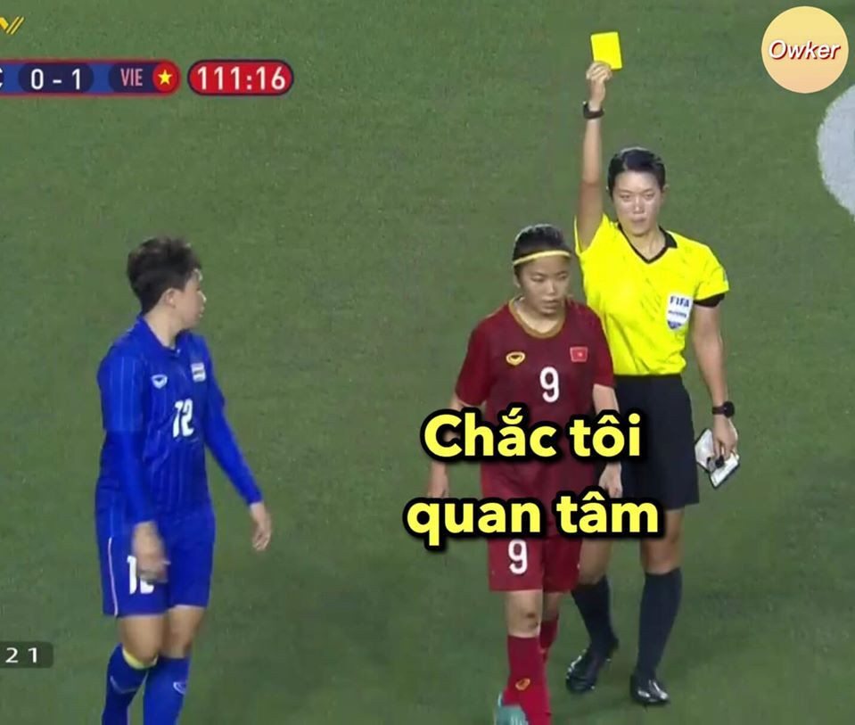 Không hổ danh đội trưởng Huỳnh Như - thẻ vàng vẫn phải "ngầu". Không hổ danh đội trưởng Huỳnh Như - thẻ vàng vẫn phải "ngầu".