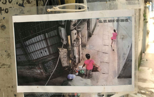 Những bức hình người đổ rác trộm được trích xuất từ camera, có ngày giờ rõ ràng, nên không ai phản đối hoặc đến đòi gỡ xuống. Ảnh: Lệnh Thắng. Những bức hình người đổ rác trộm được trích xuất từ camera, có ngày giờ rõ ràng, nên không ai phản đối hoặc đến đòi gỡ xuống. Ảnh: Lệnh Thắng.
