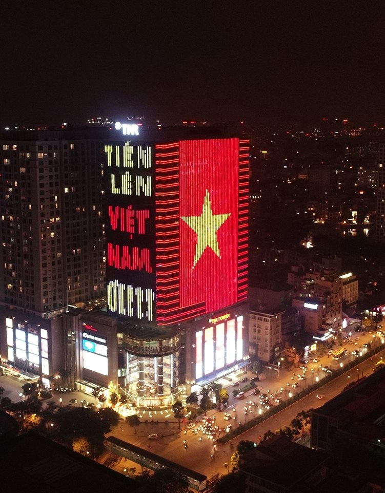 Bấy nhiêu thôi cũng đủ thấy tuyển Việt Nam hiện tại được người hâm mộ yêu mến cỡ nào. Bấy nhiêu thôi cũng đủ thấy tuyển Việt Nam hiện tại được người hâm mộ yêu mến cỡ nào.
