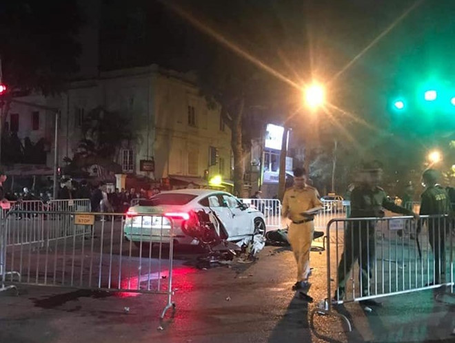 Công an phong tỏa hiện trường ngay trong đêm. Ảnh: T. D Công an phong tỏa hiện trường ngay trong đêm. Ảnh: T. D