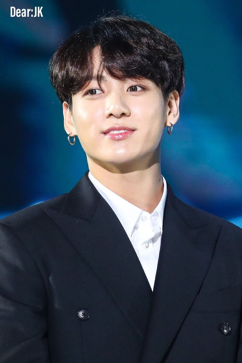 Cũng qua chia sẻ đó, các A.R.M.Y lại có thêm lí do để yêu quý Jungkook khi cậu út sinh năm 97 rất biết lo nghĩ cho staff và không có thái độ kiêu căng, ngạo mạn chút nào. Cũng qua chia sẻ đó, các A.R.M.Y lại có thêm lí do để yêu quý Jungkook khi cậu út sinh năm 97 rất biết lo nghĩ cho staff và không có thái độ kiêu căng, ngạo mạn chút nào.