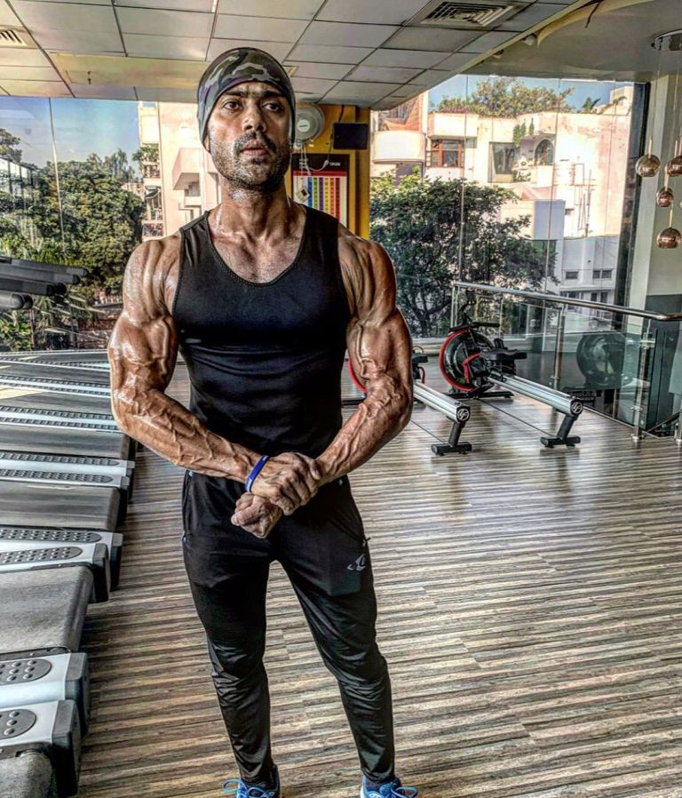 Saurabh Singh là một vận động viên IFBB Pro League kỳ cựu người Ấn Độ. Anh sẽ cùng so tài với các thí sinh khác ở hạng mục IFBB Muscle Contest Vietnam Pro Men’s Physique tại đêm thi 17/8/2019 sắp tới.