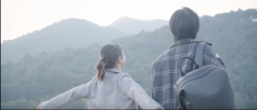 May mắn cho những người dám yêu và dám khờ dại với tình cảm của mình ngay cả khi tình cảm đó không hề được đáp lại.