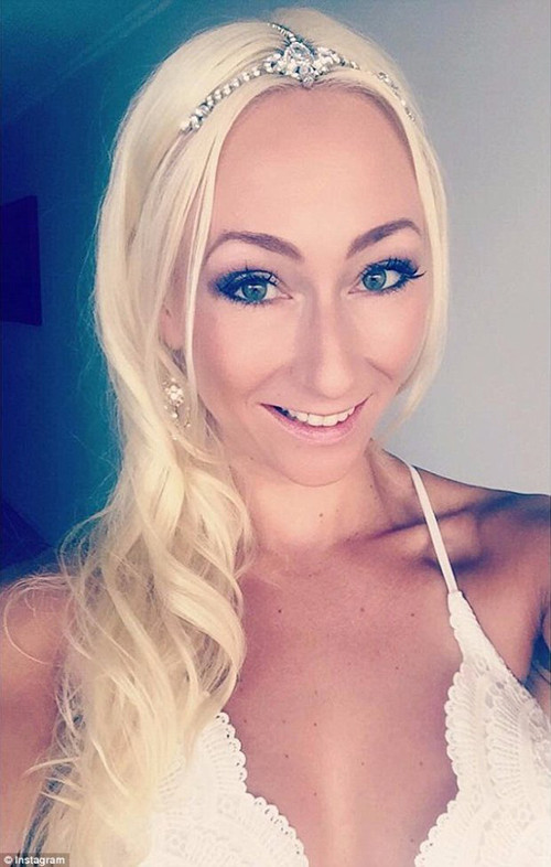 Linda Doktar, 34 tuổi. Linda Doktar, 34 tuổi.
