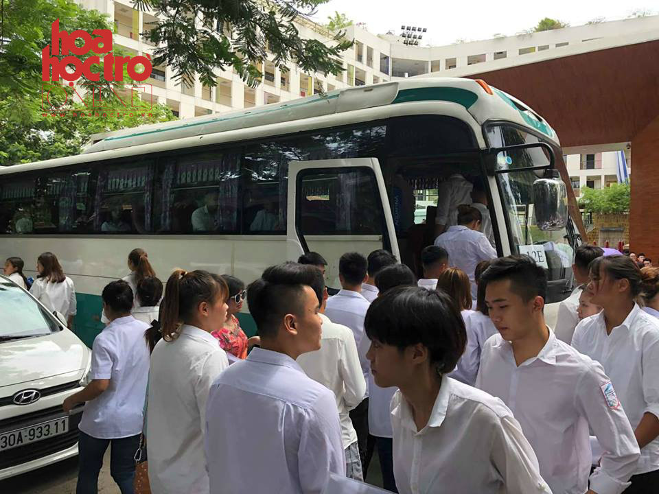 Trường Phổ thông năng khiếu Thể dục thể thao Hà Nội (Nam Từ Liêm, Hà Nội) có xe đưa đón tận nơi cho các bạn thí sinh.