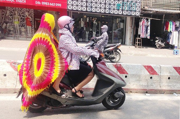 Đã có khăn choàng thay áo chống nắng bảo vệ làn da của bạn. Đã có khăn choàng thay áo chống nắng bảo vệ làn da của bạn.