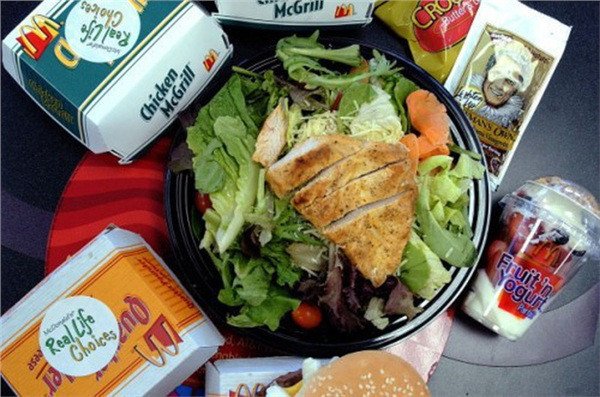 Nhiều người đã nhiễm Cyclospora gây tiêu chảy cấp nhiều ngày khi ăn salad của McDonald's. (Ảnh: NYTimes) Nhiều người đã nhiễm Cyclospora gây tiêu chảy cấp nhiều ngày khi ăn salad của McDonald's. (Ảnh: NYTimes)