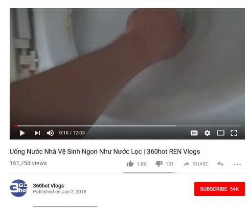 Ngán ngẩm với video uống nước múc lên từ... bồn cầu nhà vệ sinh. Ngán ngẩm với video uống nước múc lên từ... bồn cầu nhà vệ sinh.
