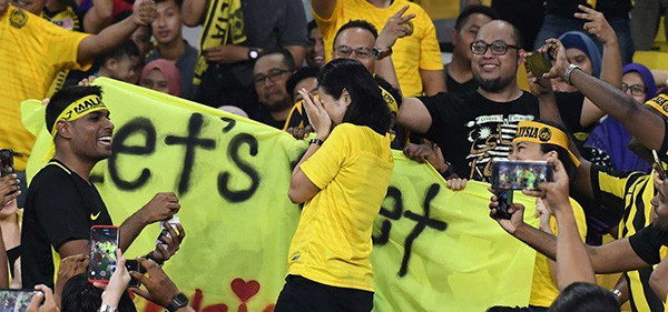Cặp đôi Malaysia cầu hôn trên khán đài cũng được đưa vào danh sách bình chọn. Cặp đôi Malaysia cầu hôn trên khán đài cũng được đưa vào danh sách bình chọn.