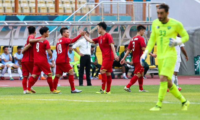 Các cầu thủ Olympic Việt Nam ăn mừng bàn thắng mở tỷ số. Các cầu thủ Olympic Việt Nam ăn mừng bàn thắng mở tỷ số.