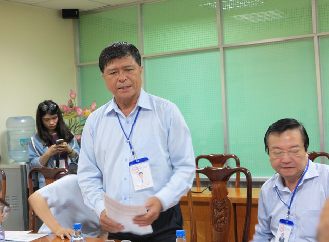 Ông Nguyễn Văn Hiếu, Phó giám đốc Sở GD-ĐT TPHCM báo cáo tình chỉnh công tác tổ chức thi tại TPHCM.