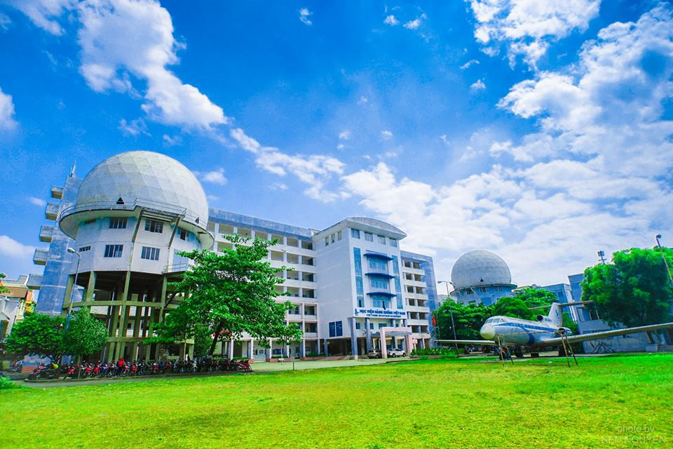 Khuôn viên của Học viên luôn rộng rãi và xanh như một công viên thu nhỏ. Khuôn viên của Học viên luôn rộng rãi và xanh như một công viên thu nhỏ.