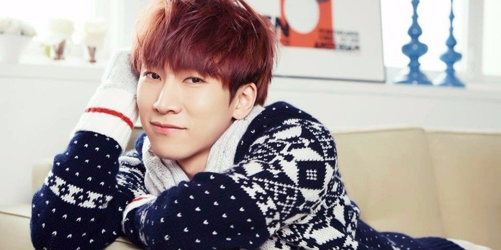 Eunkwang phải hủy bỏ một loạt lịch trình vì nhập ngũ quá gấp