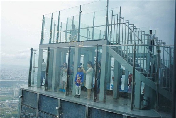 Landmark 81 chính thức khai trương dịch vụ tham quan từ 28/04. Landmark 81 chính thức khai trương dịch vụ tham quan từ 28/04.
