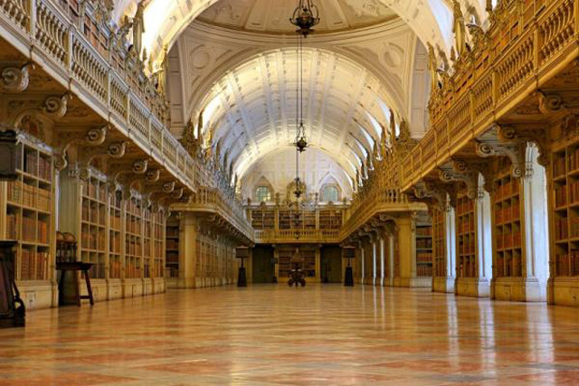 Thư viện Palácio Nacional de Mafra ở Mafra, Bồ Đào Nha Thư viện Palácio Nacional de Mafra ở Mafra, Bồ Đào Nha